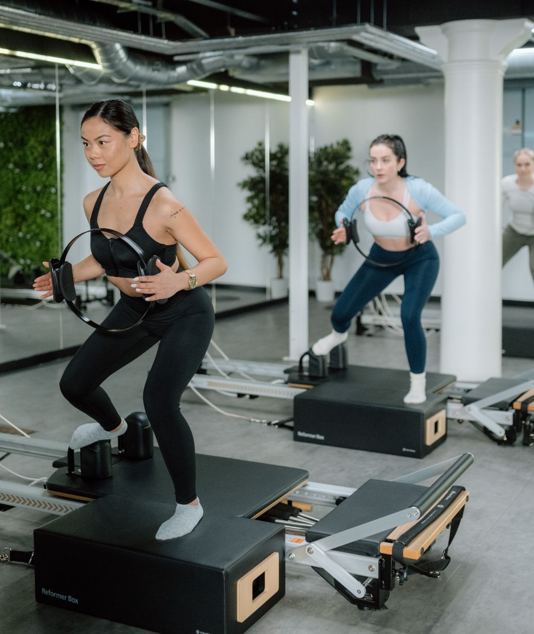 Runway Pilates (reformer Pilates) How to choose the right Pilates studio in BALANCE magazine