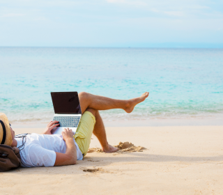 Travelling & Working in 2023: How to Become a Digital Nomad