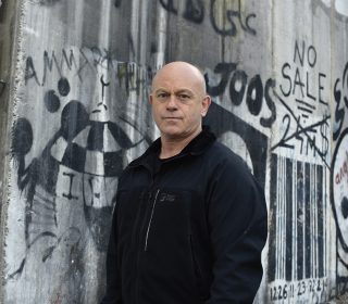How to resolve conflict with Ross Kemp